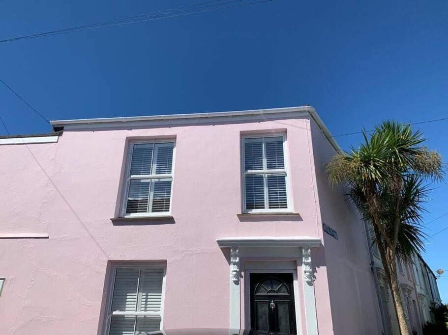 Luxurious Cottage In The Heart Of Falmouth Bagian luar foto