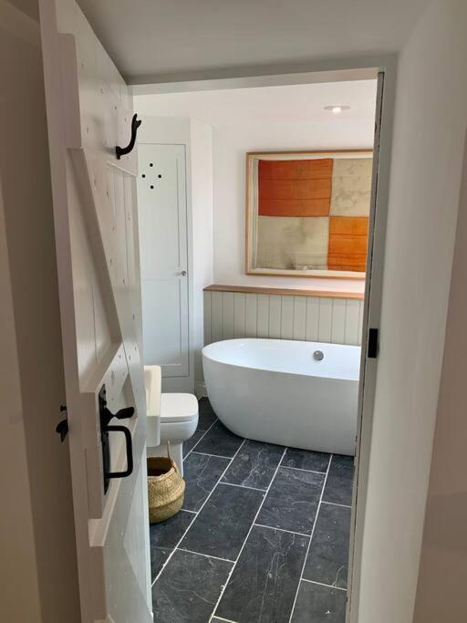Luxurious Cottage In The Heart Of Falmouth Bagian luar foto
