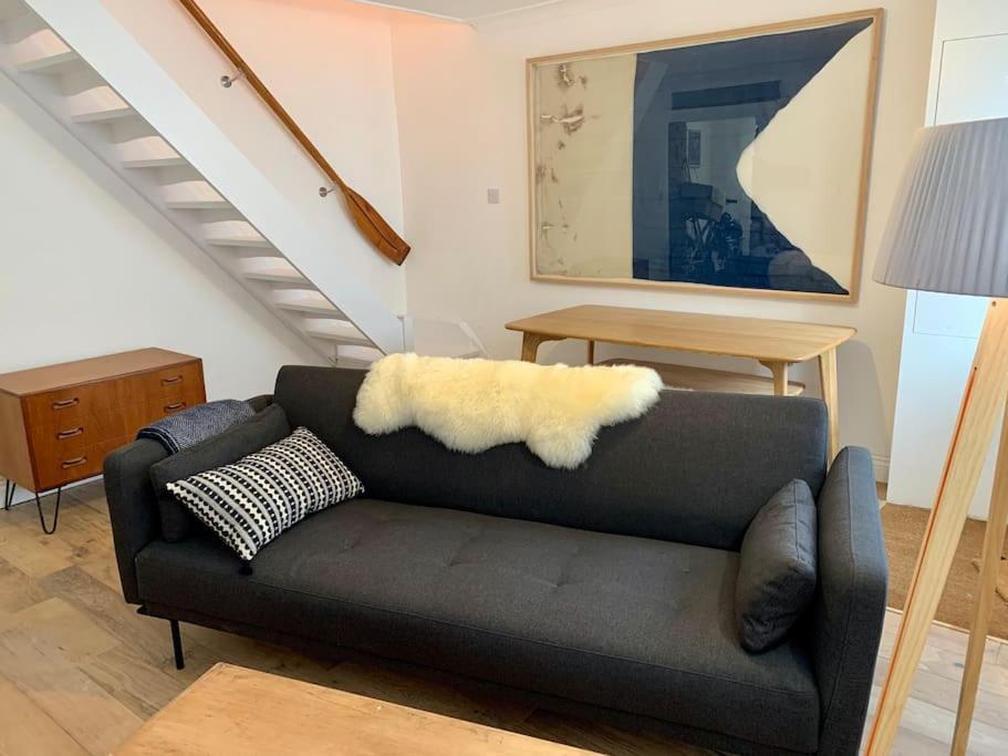 Luxurious Cottage In The Heart Of Falmouth Bagian luar foto
